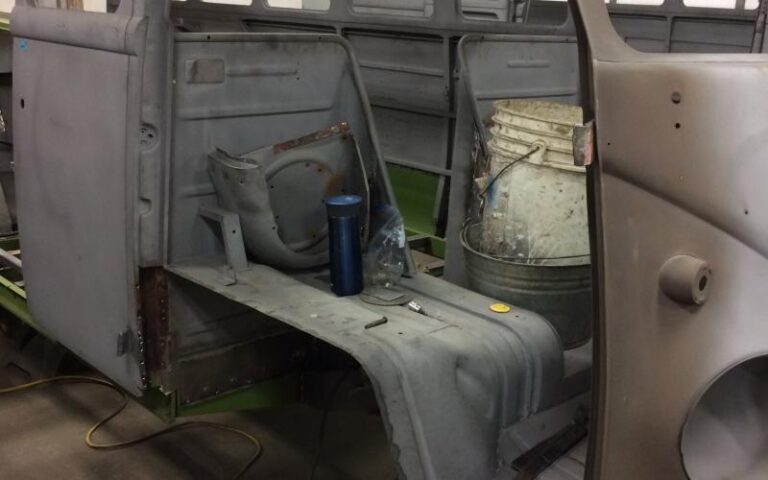 1960 Volkswagen 23 Window Samba Bus p 28 u 1-9