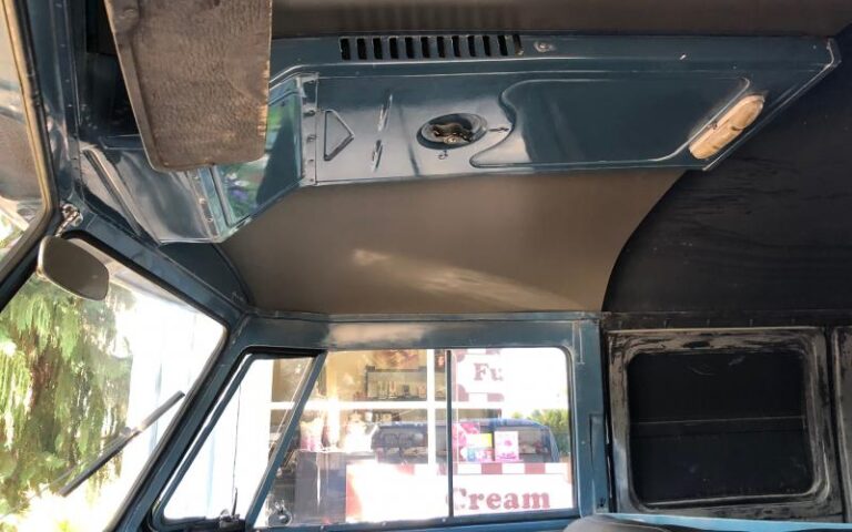 1960 Volkswagen Double Door Panel Buss s5