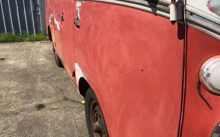 1962 Volkswagen 23 Window Deluxe Samba Bus s6-4