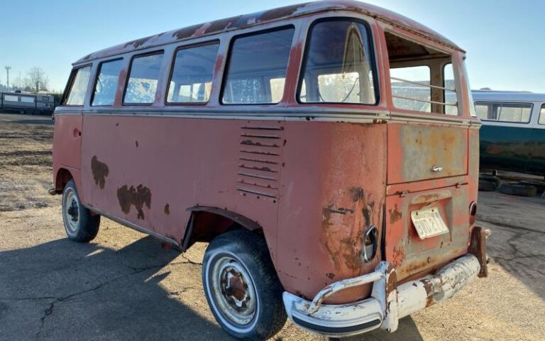 1963 15 Window Deluxe Bus s8-6