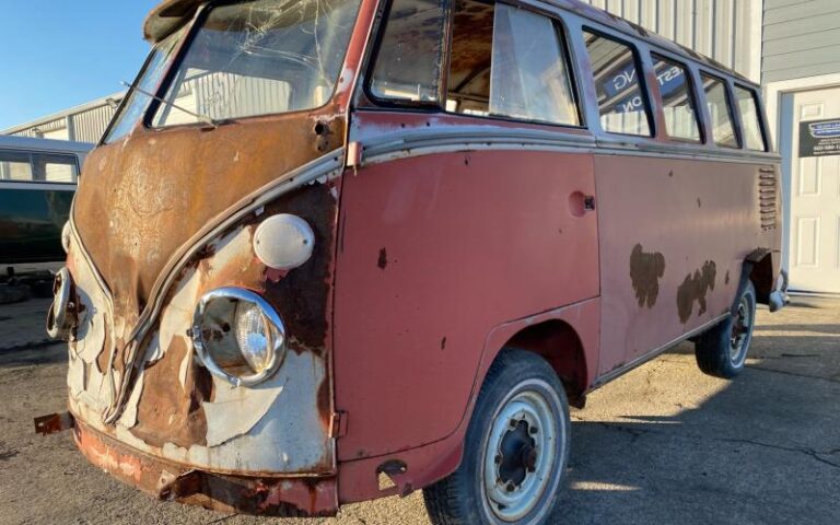 1963 15 Window Deluxe Bus s8