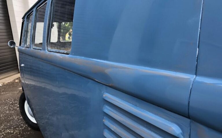 960 Volkswagen Bus VW 11 Window Kombi s7-5