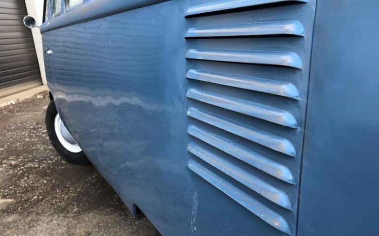 960 Volkswagen Bus VW 11 Window Kombi s7-9