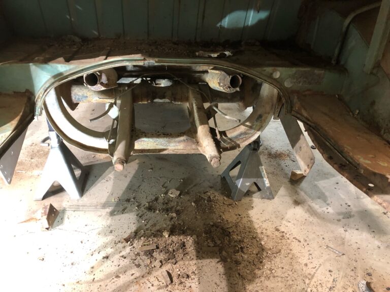 1962-vw-15window-deluxe-bus-teardown-rust-repair-silverliningautorestoration2