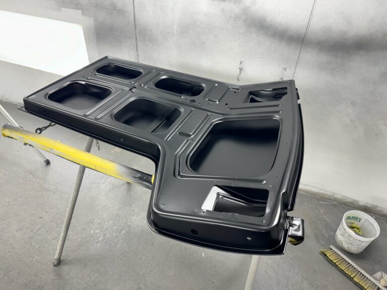1962 15 window deluxe vw bus components in paint silver lining auto restoration