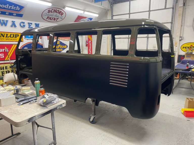 1962 15 window deluxe vw bus cut and buff of green paint silver lining auto restoration