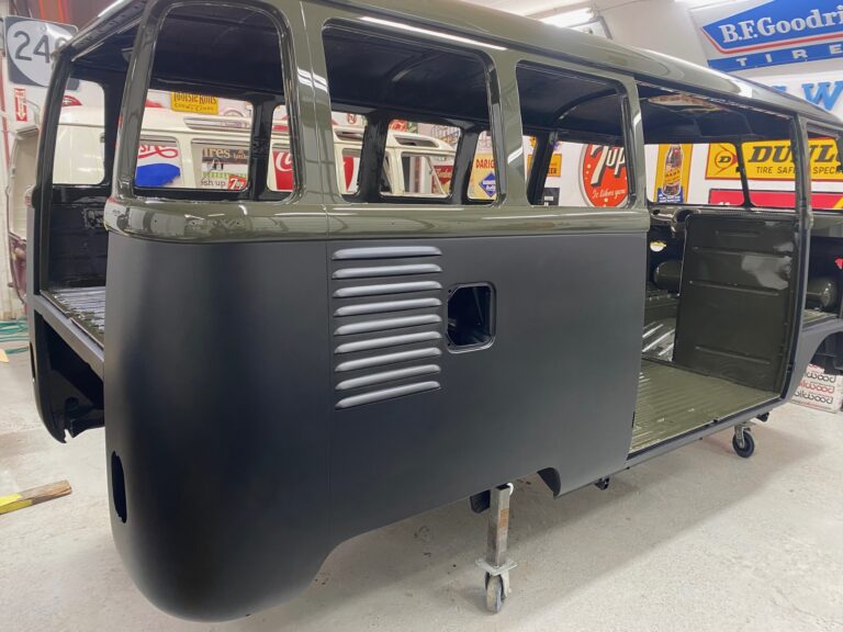 1962 15 window deluxe vw bus cut and buff of green paint silver lining auto restoration