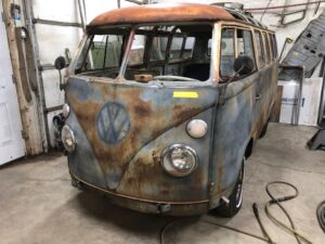 1965 21 window deluxe bus arrival at the shop silver lining auto restoration