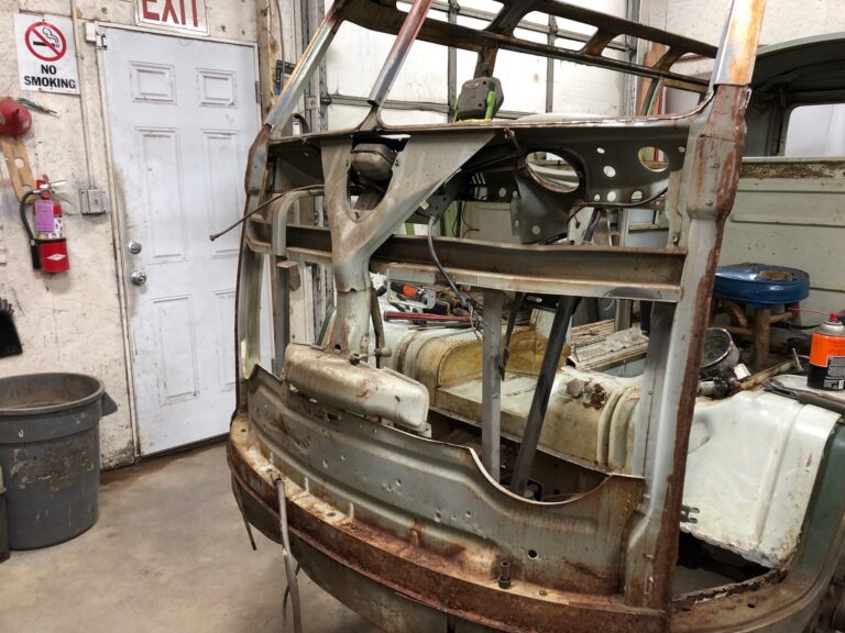 1965 21 window vw deluxe bus tear down silver lining auto restoration