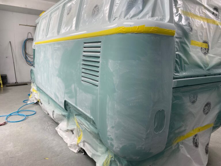 1963 23 window deluxe vw bus exterior in paint silver lining auto