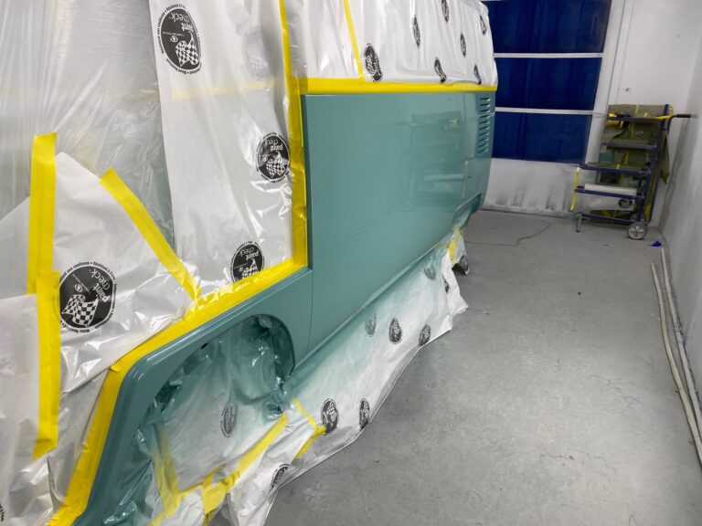 1963 23 window deluxe vw bus exterior in paint silver lining auto