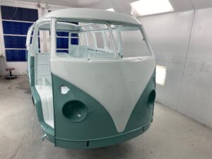 1963 23 window deluxe vw bus exterior in paint silver lining auto