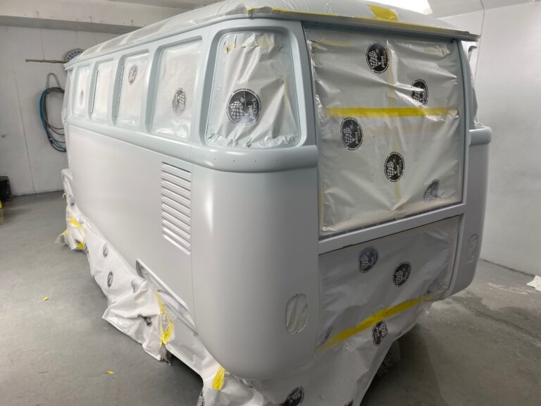 1963 23 window deluxe vw bus exterior in paint silver lining auto