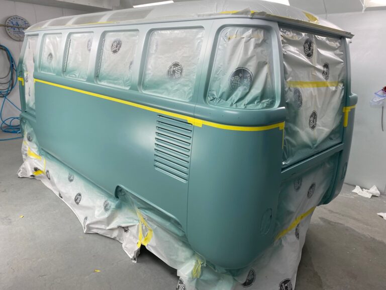 1963 23 window deluxe vw bus exterior in paint silver lining auto