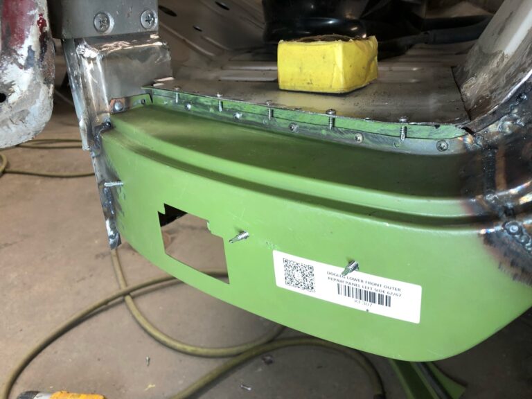 1966 21 window deluxe vw bus cargo door and dogleg rust repair silver lining auto restoration