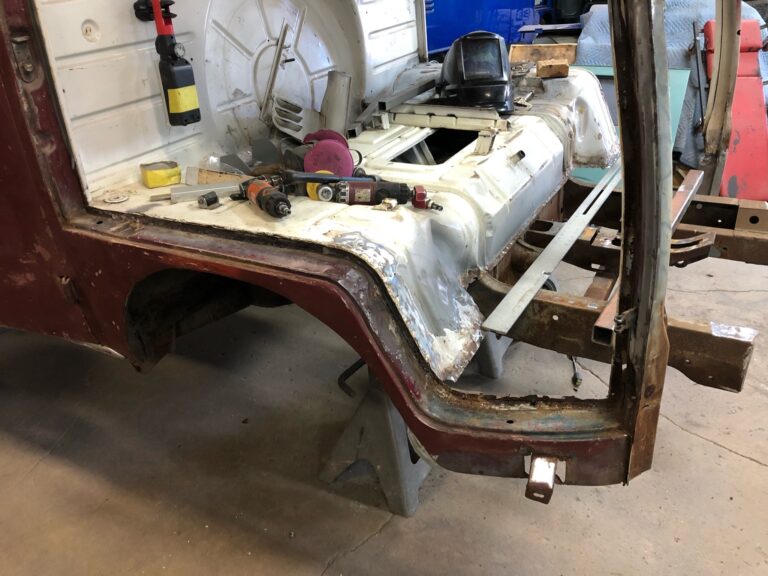 1966 21 window deluxe bus nose replacement silver lining auto restoration