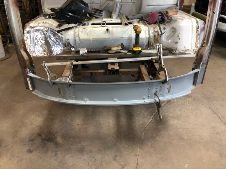 1966 21 window deluxe bus nose replacement silver lining auto restoration