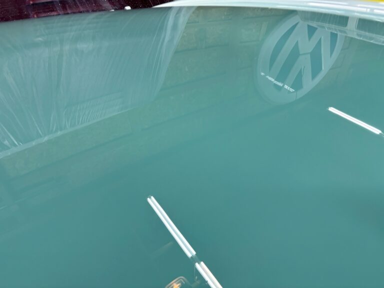 1963 23 window deluxe vw bus cut and buff paint silver lining auto restoration