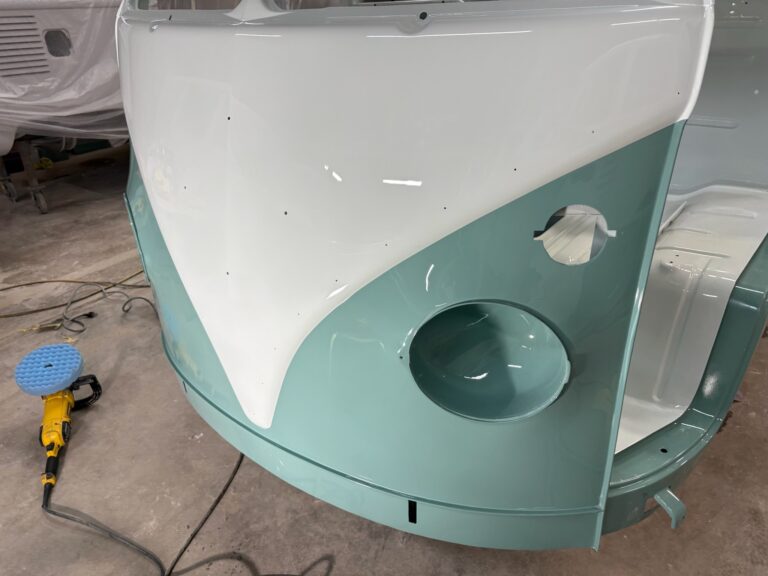 1963 23 window deluxe vw bus cut and buff paint silver lining auto restoration