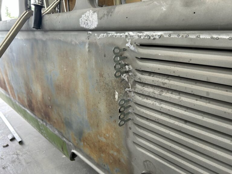 1965 21 window deluxe bus final metal refinement and fitment silver lining auto restoration