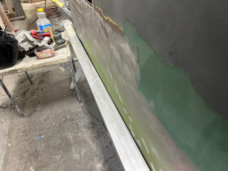 1965 21 window deluxe bus final metal refinement and fitment silver lining auto restoration