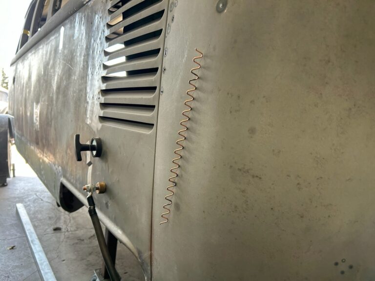 1965 21 window deluxe bus final metal refinement and fitment silver lining auto restoration