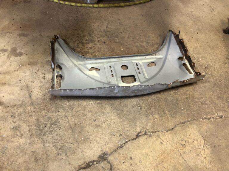 1965 steel sunroof VW Beetle rust repair silver lining auto restoration oregon